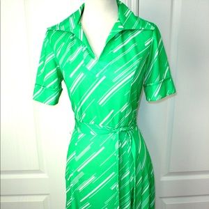Vintage 1970s GREEN Graphic Print Jersey Dress